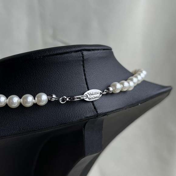 🍎BRAND NEW Vivienne westwood Silver Orb Pearl Choker Necklace - Picture 4 of 5